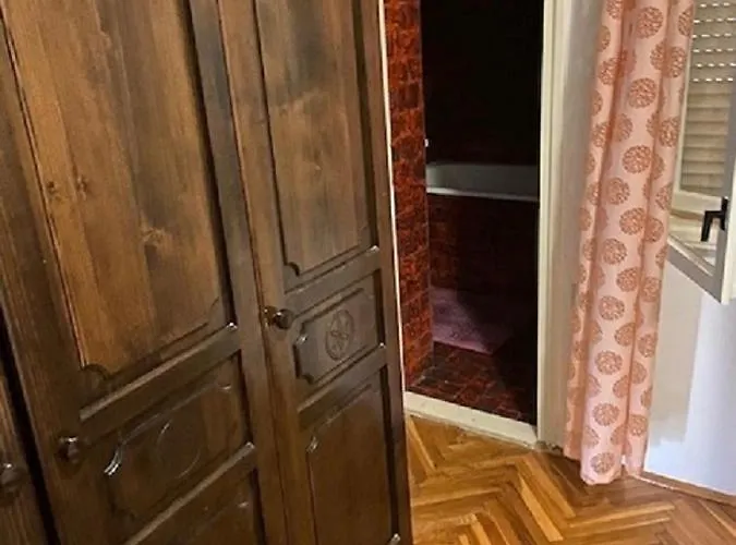 In With Balcony, Air Conditioning, Wifi 5188-6
